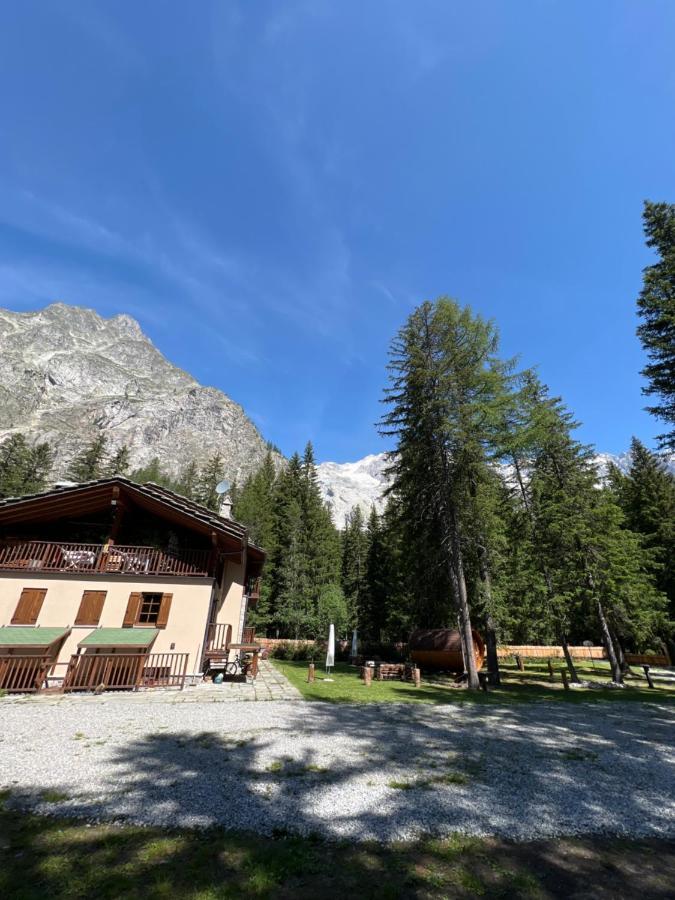 Wildhomes Wild Wolf Lodge Courmayeur Exterior foto